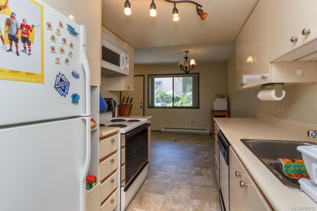 15-3230 Rutledge St, Saanich