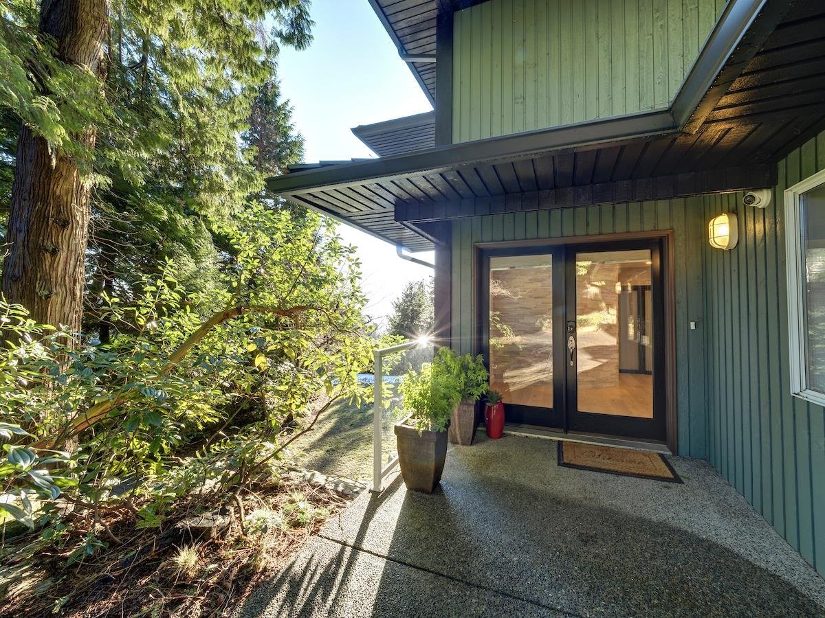 5851 Marine Dr