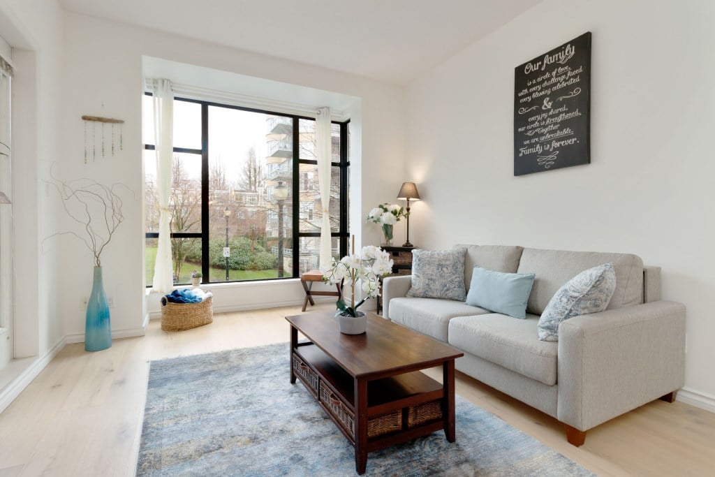 262-2175 Salal Dr