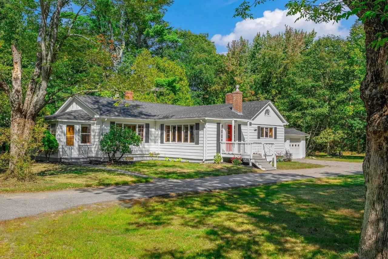 New Listing: 185 Harpswell Road, Brunswick, ME 04011 – $475,000