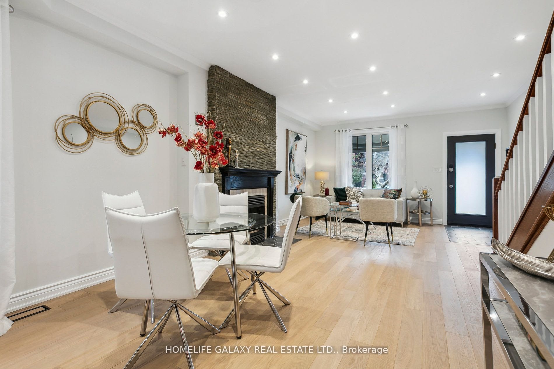 16 Jerome St