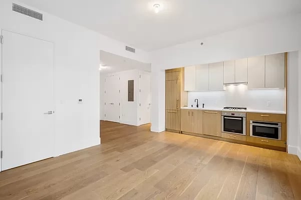 22-18 Jackson Avenue Unit: 303