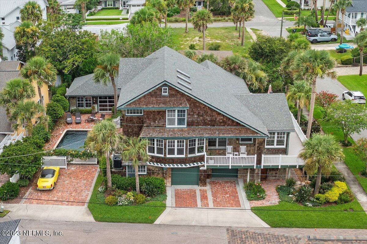 1296 BEACH Avenue
