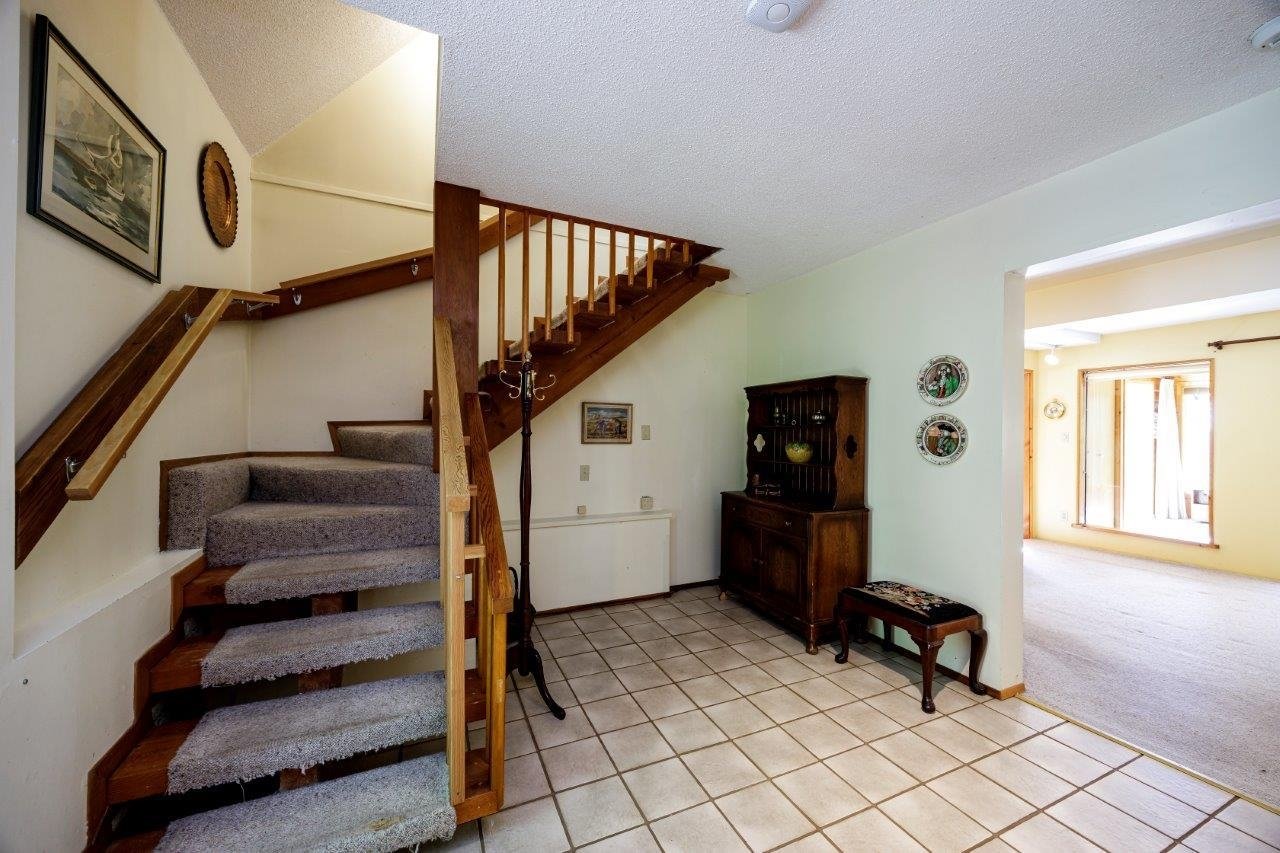 687 Windjammer Rd