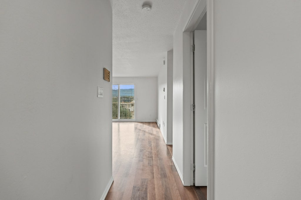 318-3304 35 Ave