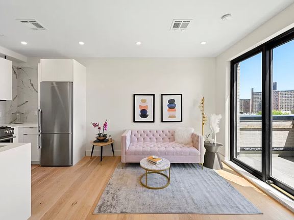 707 Willoughby Ave. Unit: 7-A