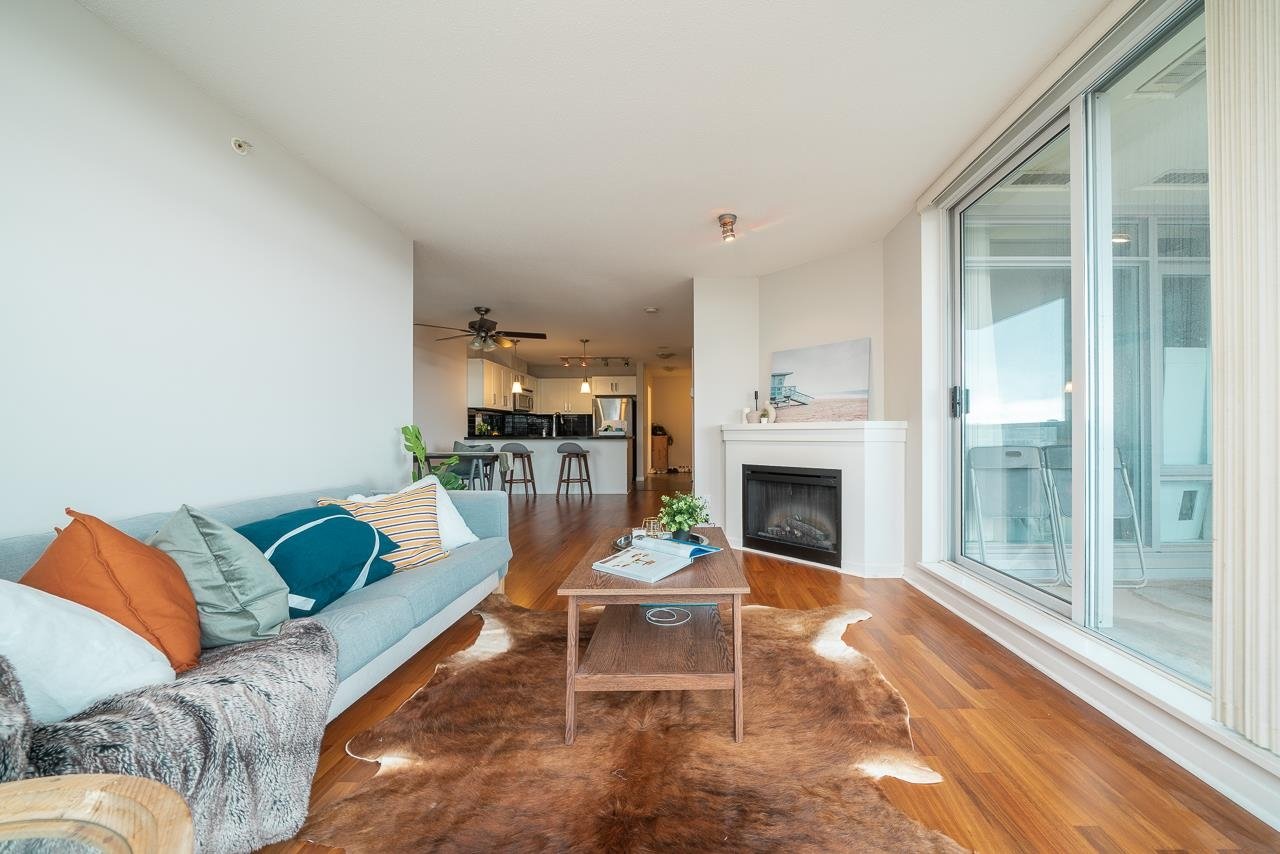 909-2133 Douglas Rd