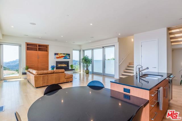 940 Latigo Canyon