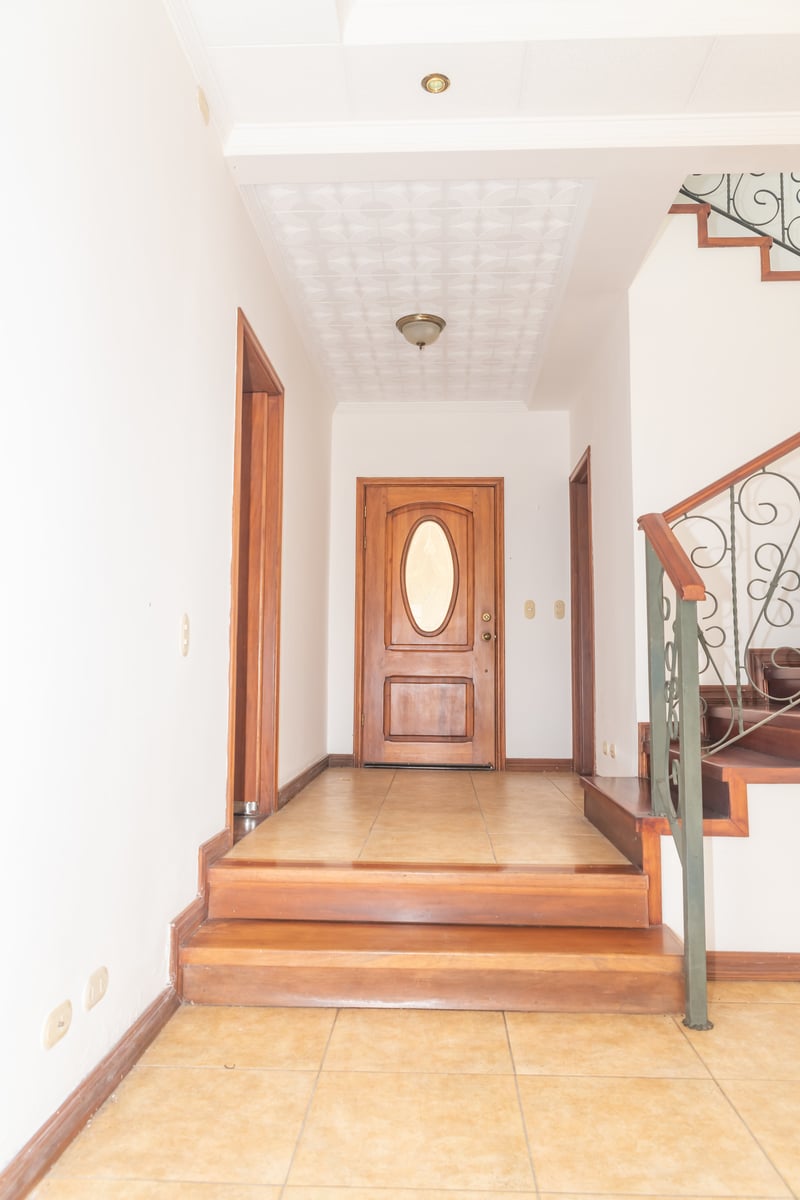 Colonial Gated Community Villa, Curridabat, San Jose