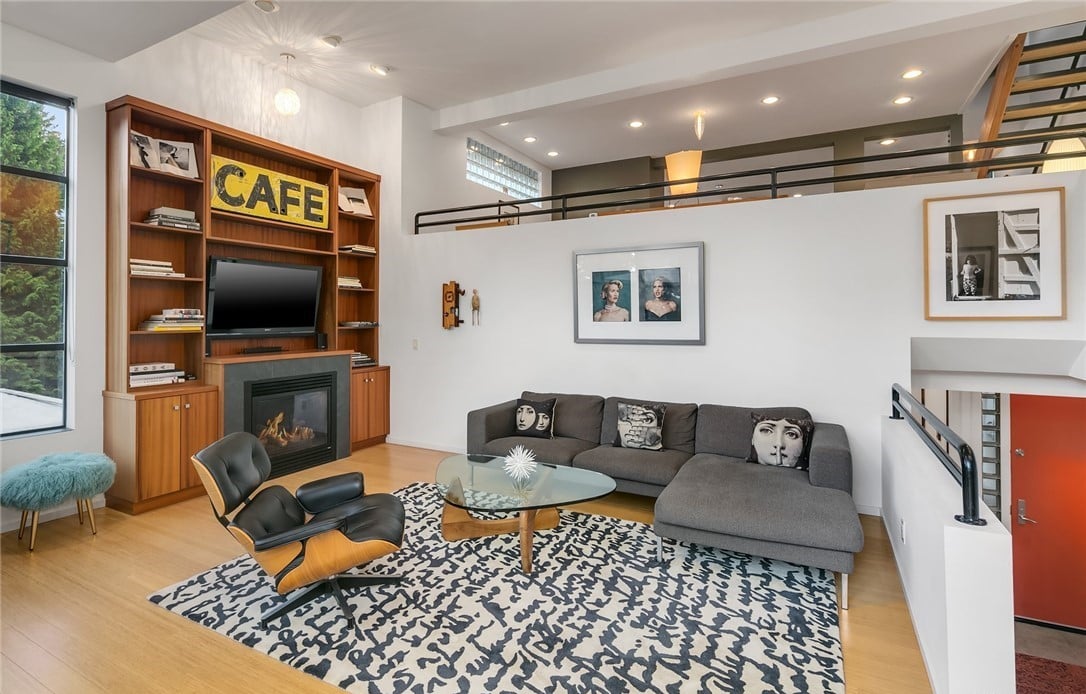 1546 Madrona Dr