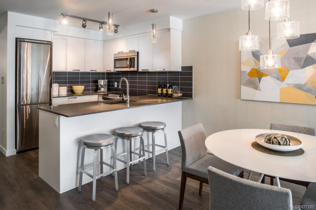 305-528 Pandora Ave