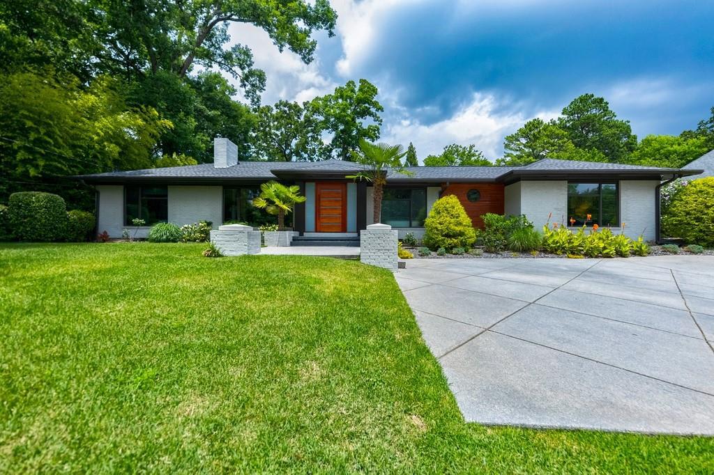 536 NE Rock Springs Rd NE