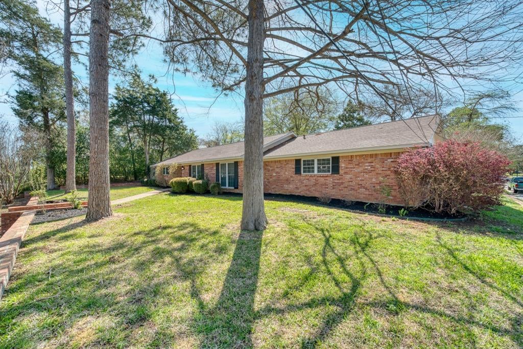 700 Pecan St Brenham, Tx 77833