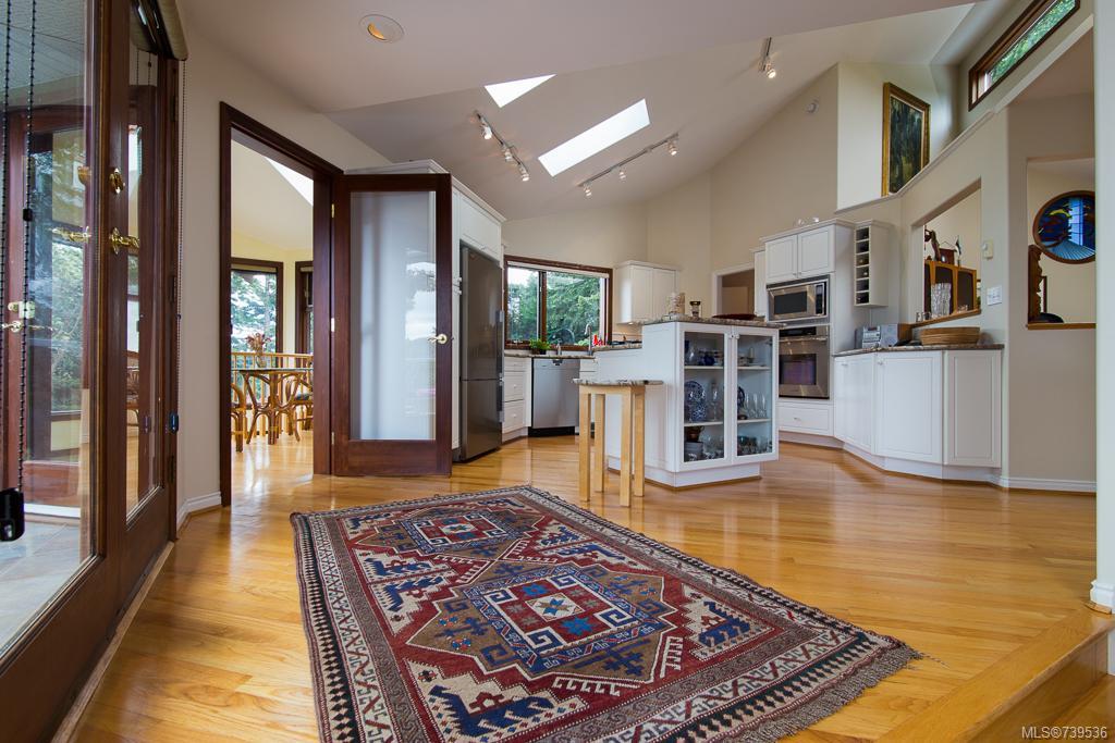 4286 Camsusa Rd, Malahat