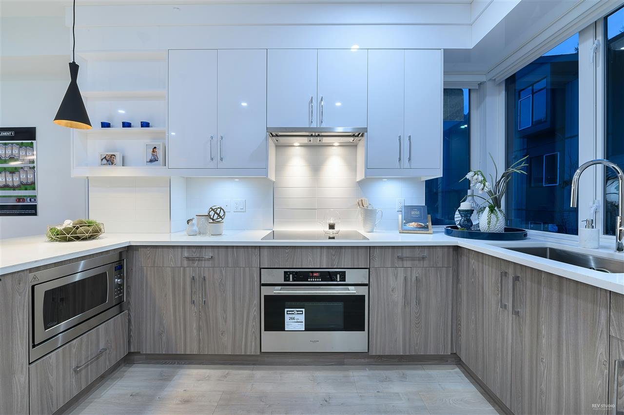207-7131 17th Ave
