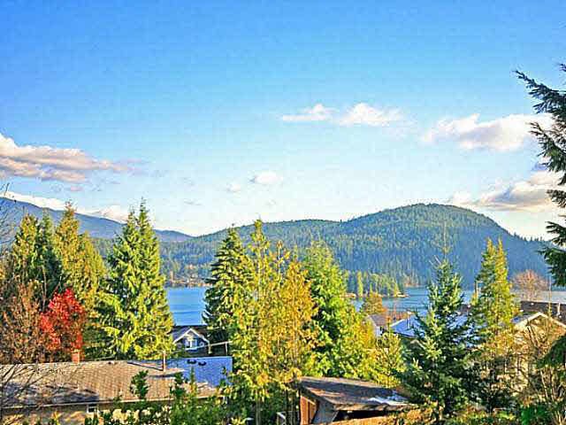 986 Baycrest Dr