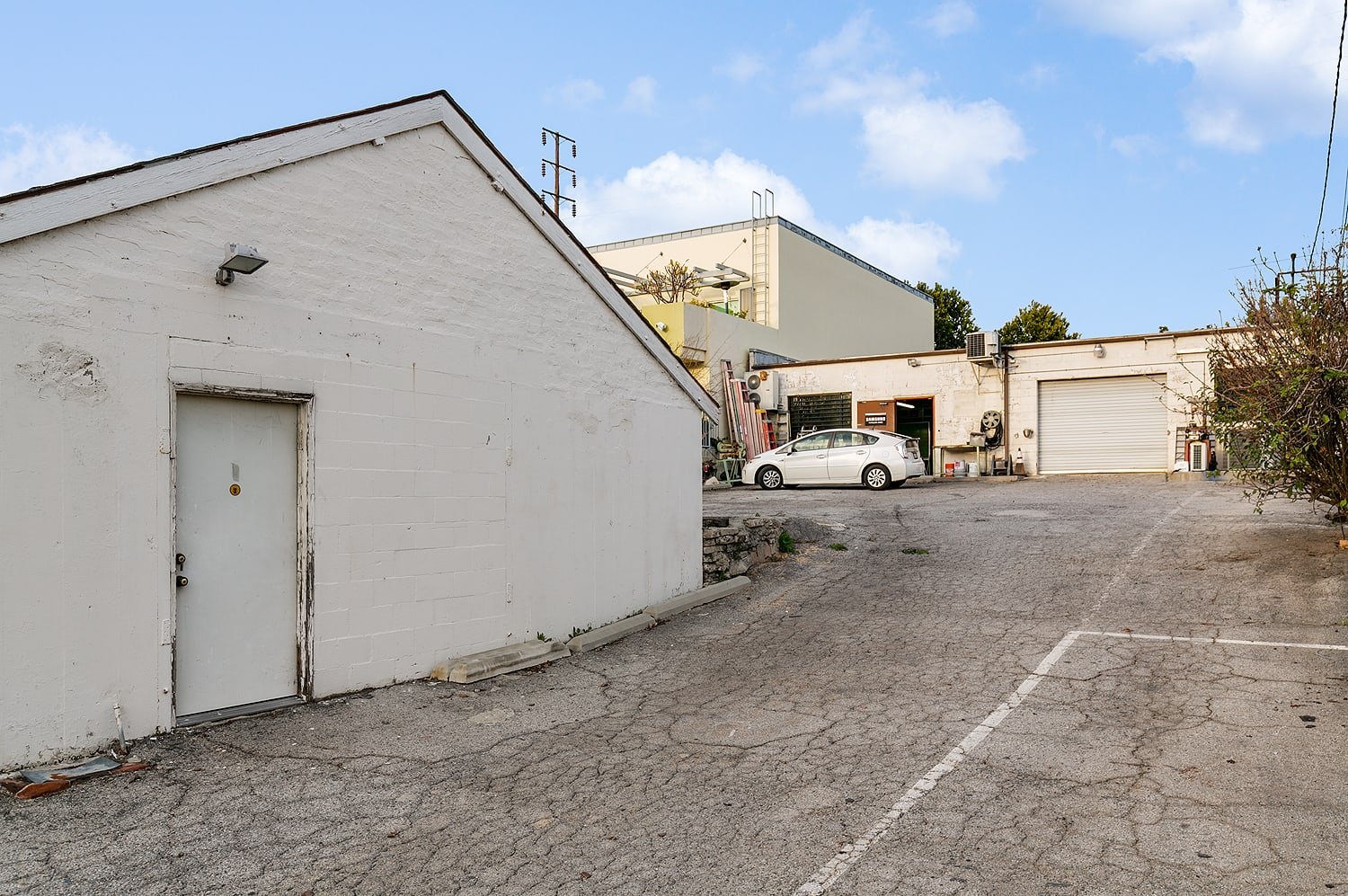 1550 Victory Blvd.