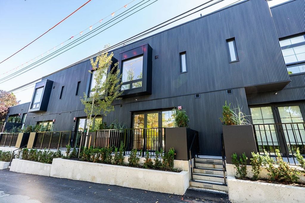 551 W 28th Avenue 107, Vancouver