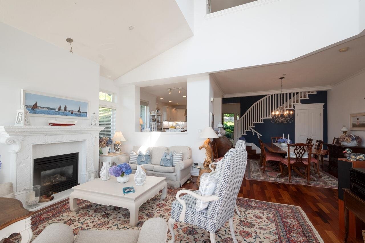 15 Beach Dr