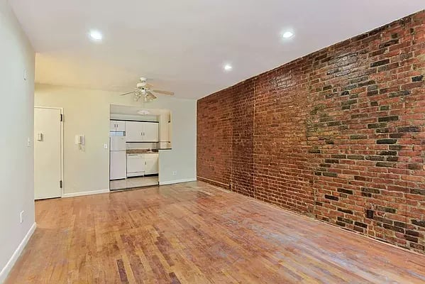 348 East 89th St Unit: 8