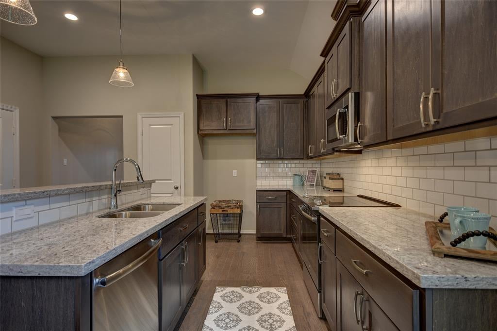 42 Briarwood Lane Bellville, Tx 77418