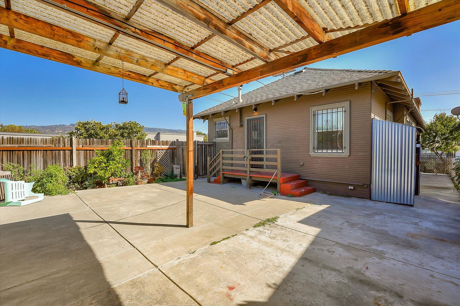 2861 Coolidge Ave