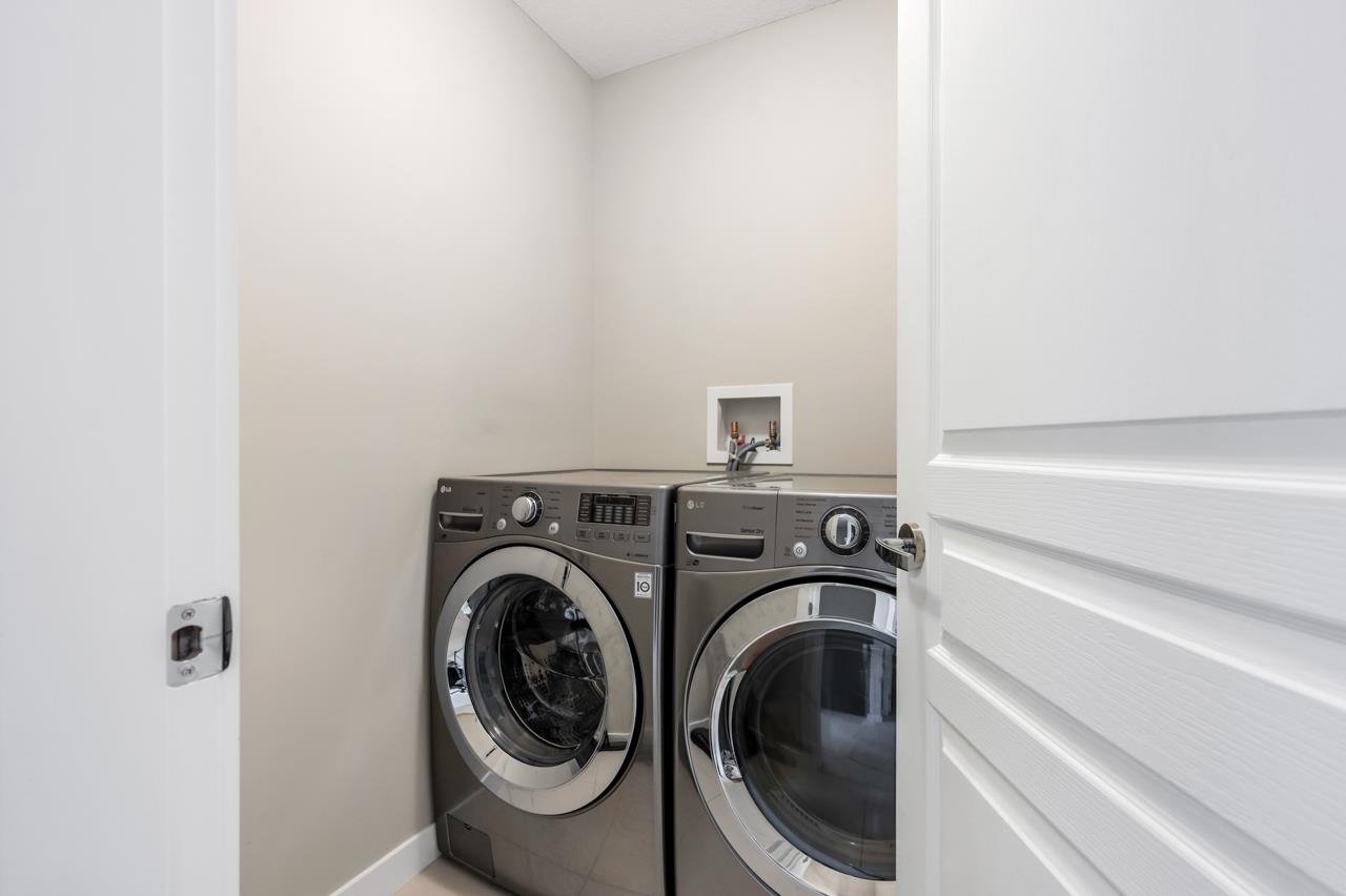 5-10500 Delsom Cres