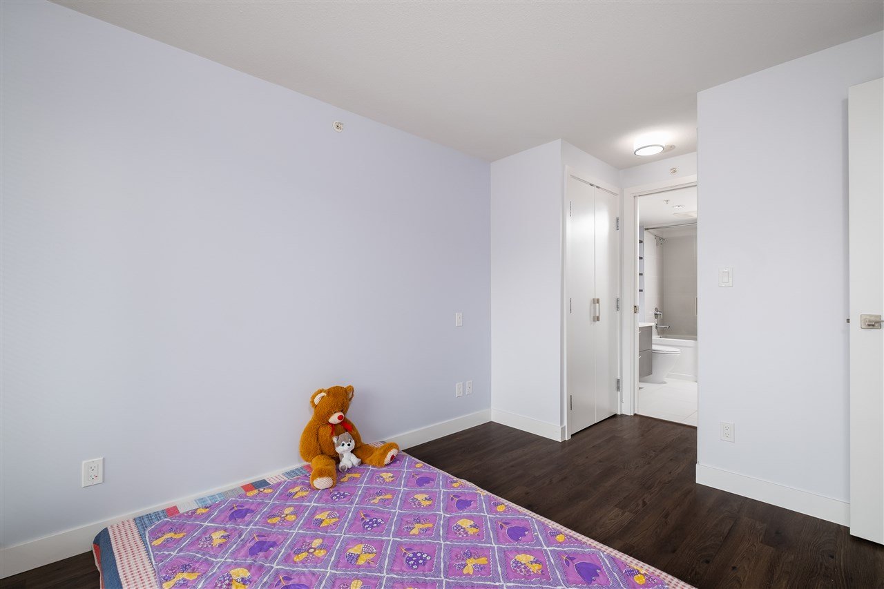 305-958 Ridgeway Ave