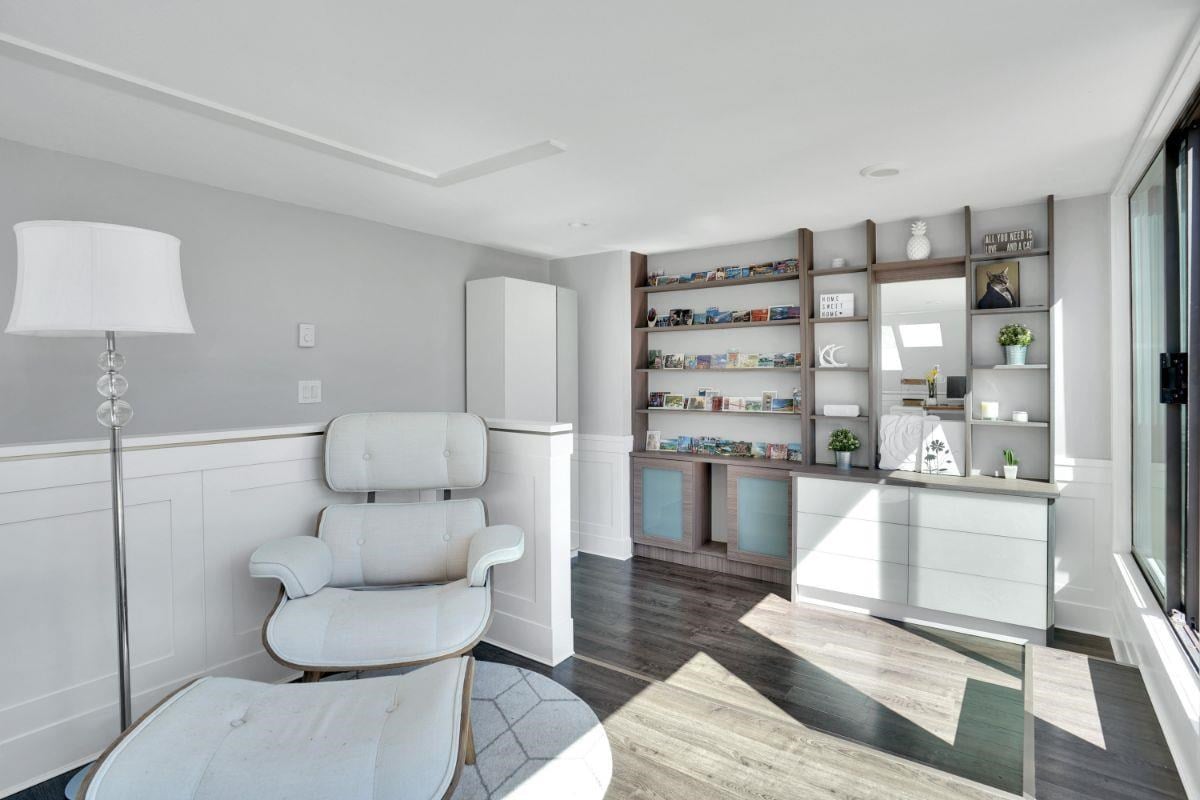 303-1702 Chesterfield Avenue, North Vancouver