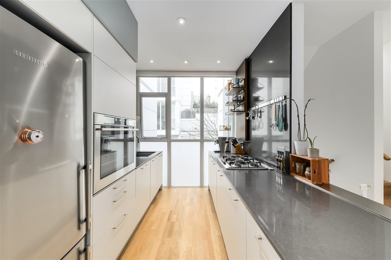 770 W 6th Ave