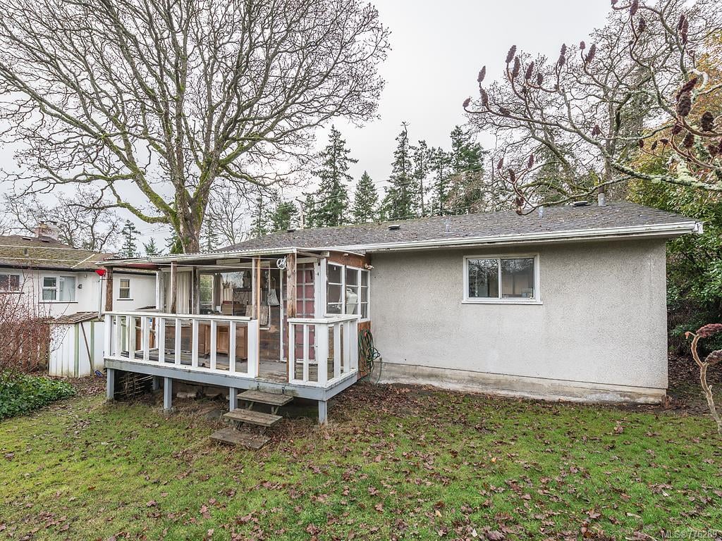 1158 Craigflower Rd