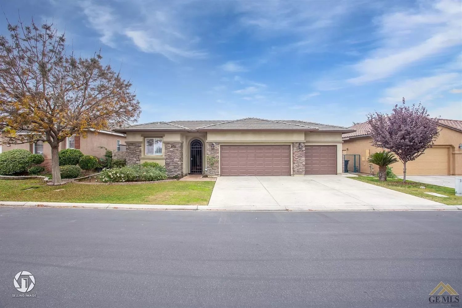 4403 Drakes Passage Way
