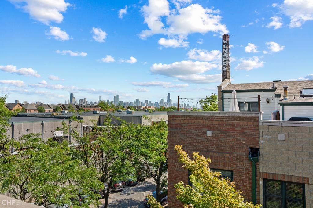 Lincoln Park Townhome: 2770 N. Wolcott #E