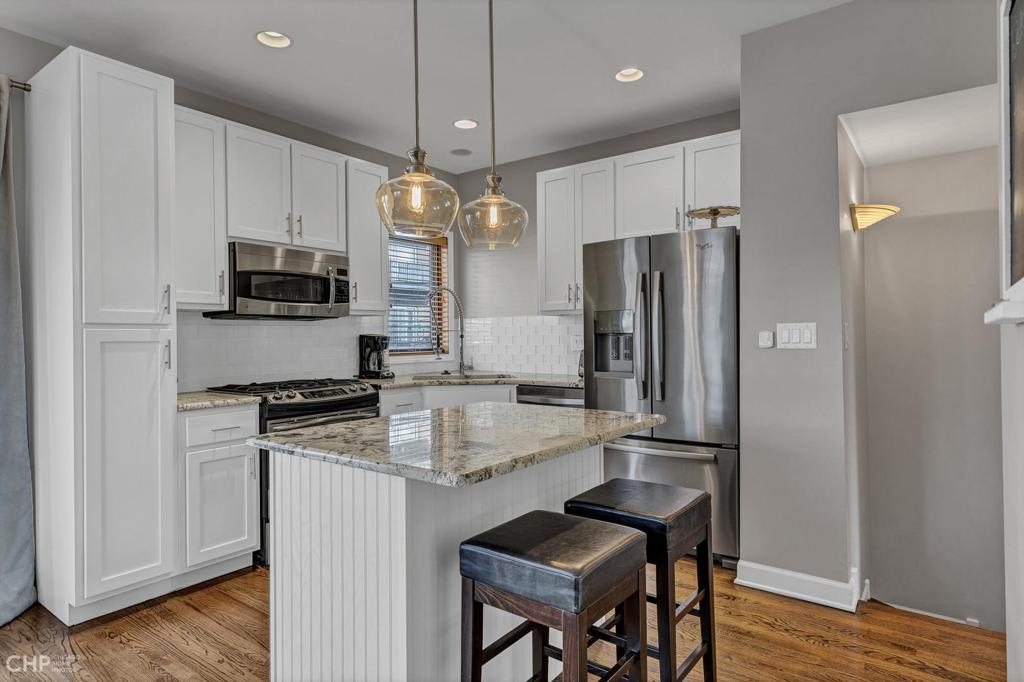 Lincoln Park Townhome: 2770 N. Wolcott #E