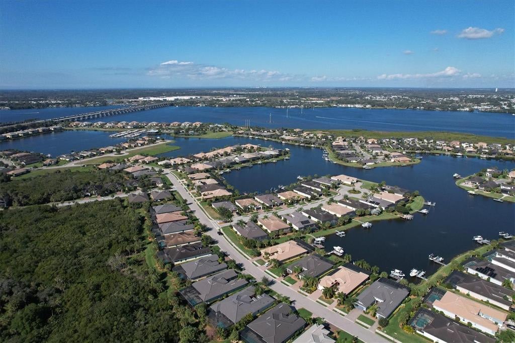 5211 Lake Overlook Ave, Bradenton, FL 34208