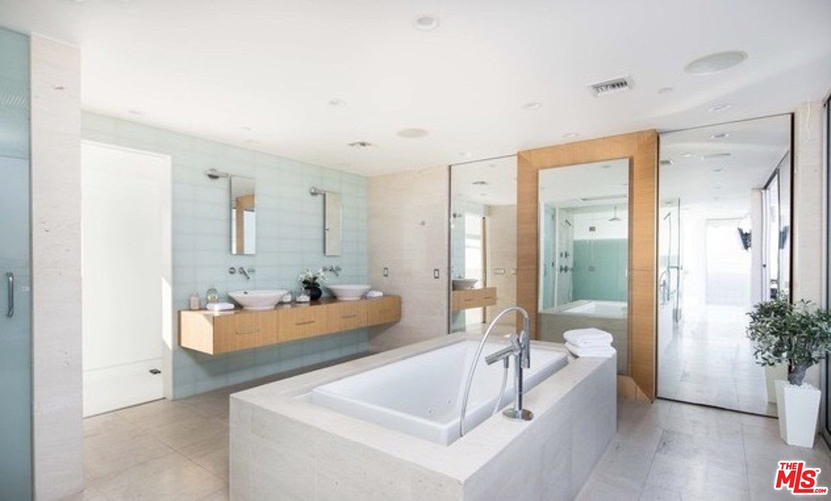 Villa House