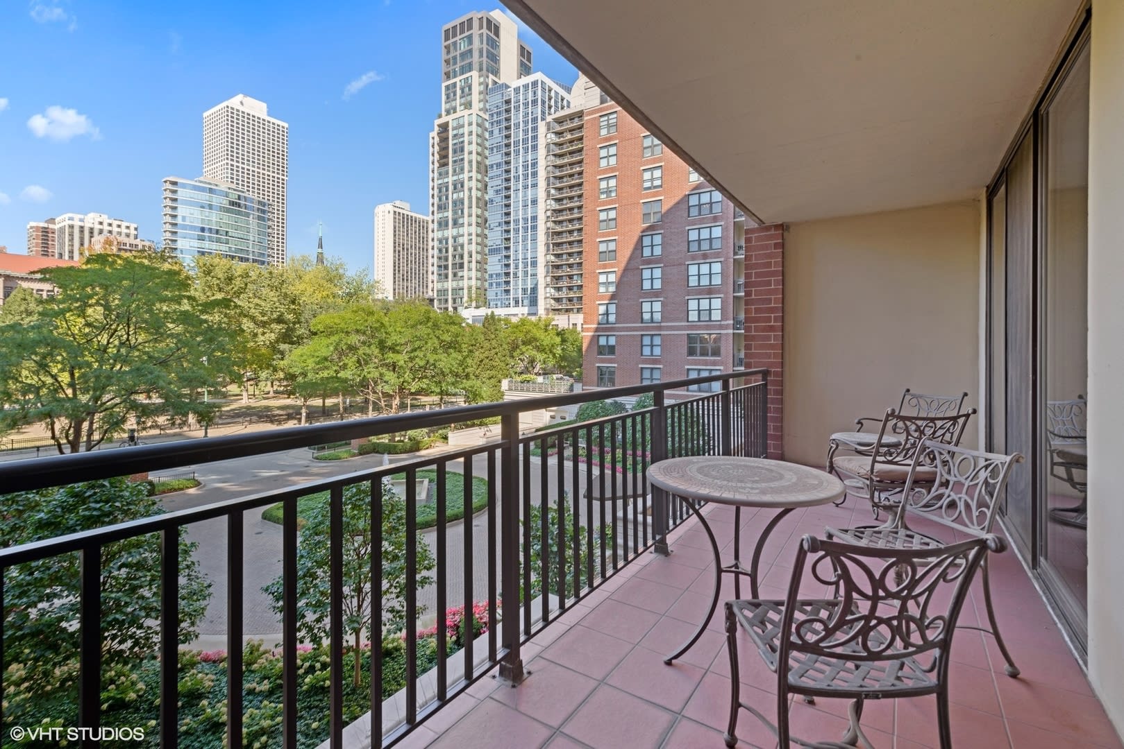 55 W Delaware Pl Unit 313