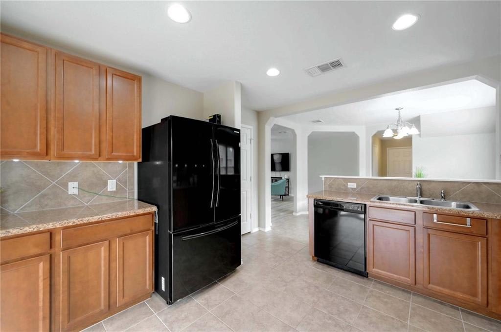 305 Moorhen Ln