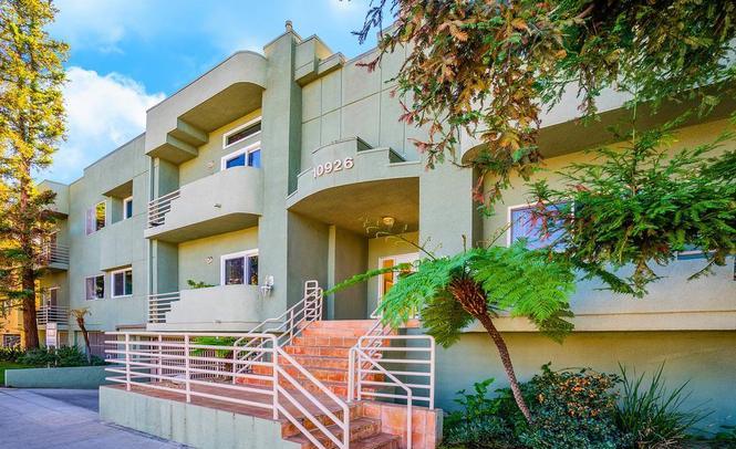 10926 Moorpark St, Unit 15
