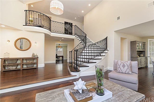 6652 Carriage Circle, Huntington Beach 