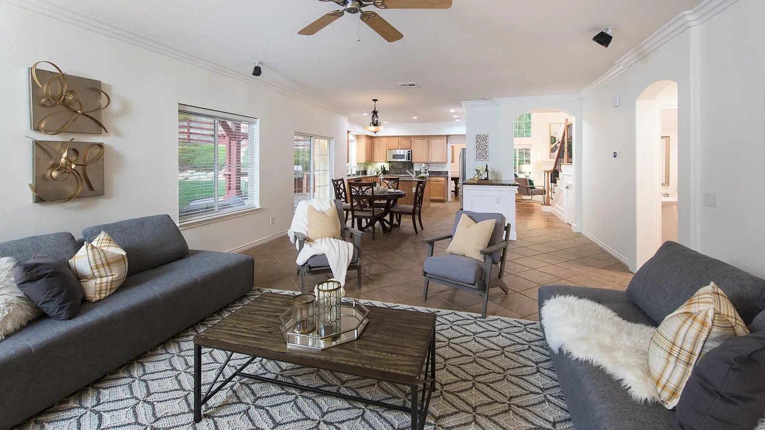 25118 Running Horse Rd