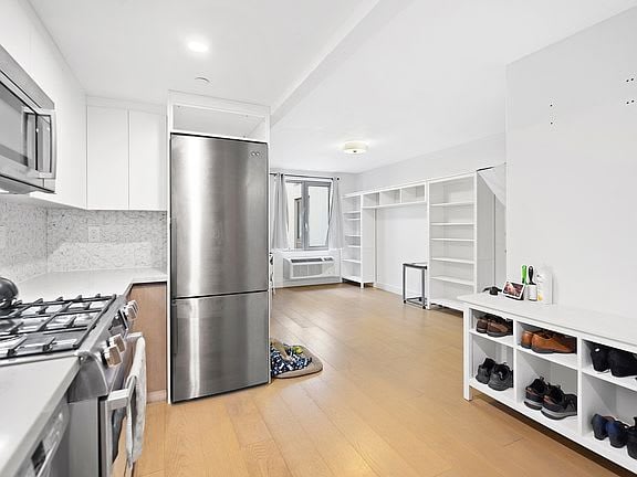 2128 Ocean Ave. Unit: 5F