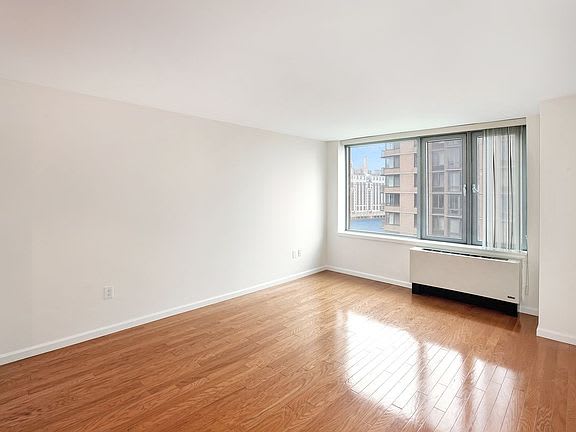 455 Main Street Unit: 15H