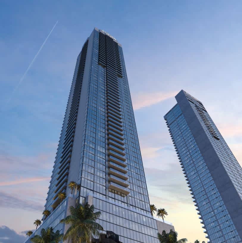 July 2024 l First Crane Installed at 65-Story Tower Construction Site