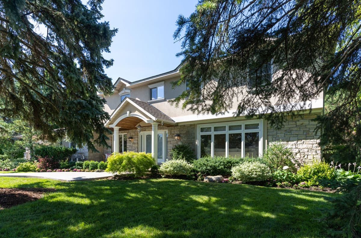 2154 Oneida Crescent
