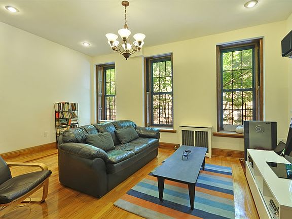 328 6th Ave Apt: 2 