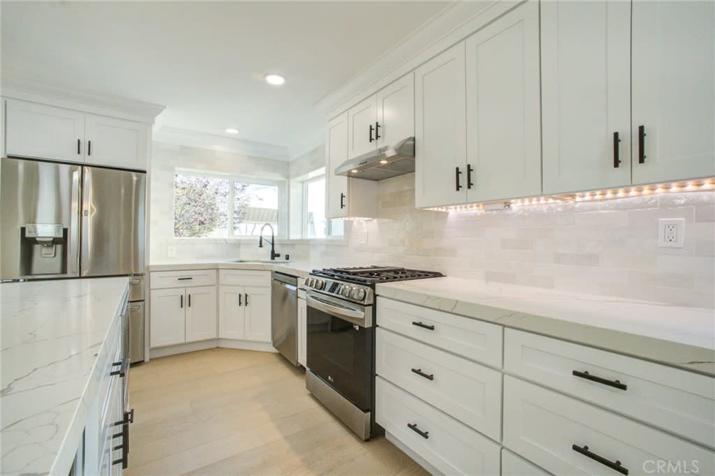 Represented Buyers: 10.7% below asking