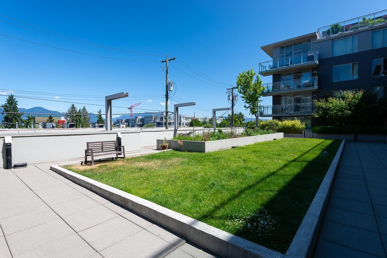 309-289 E 6th Ave
