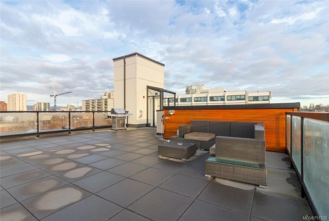 302-1121 Fort St, Victoria