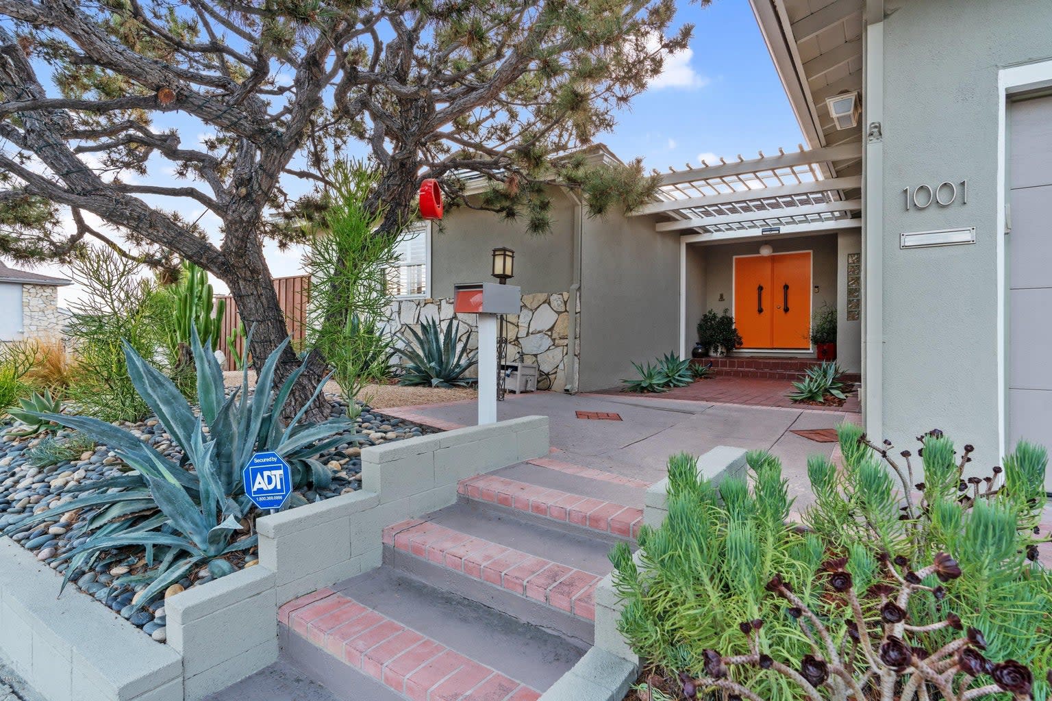 1001 Fortune Way
